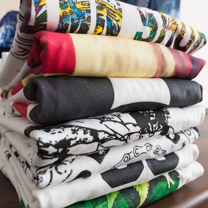 T-shirt rétro imprimé personna - Thai Silk Blouse avis et prix